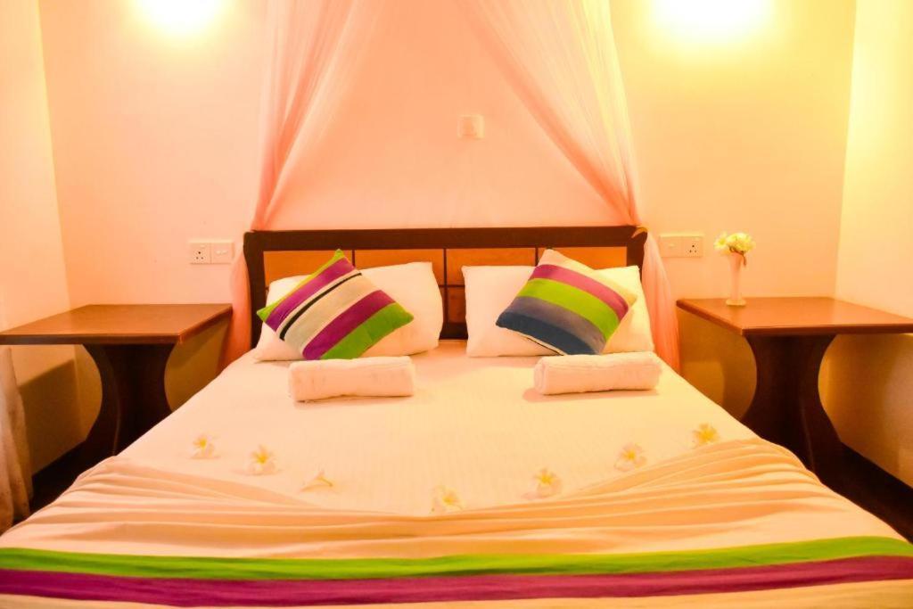 Turtles View Resort Tangalle Extérieur photo