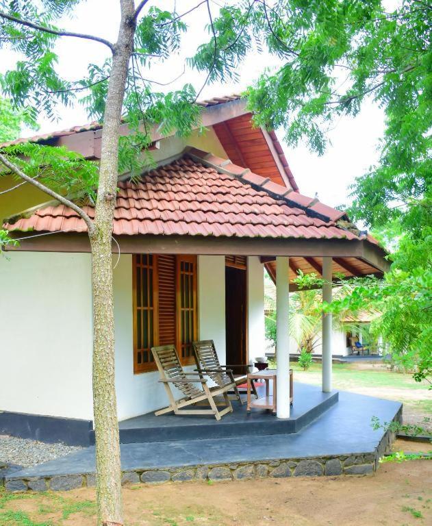 Turtles View Resort Tangalle Extérieur photo